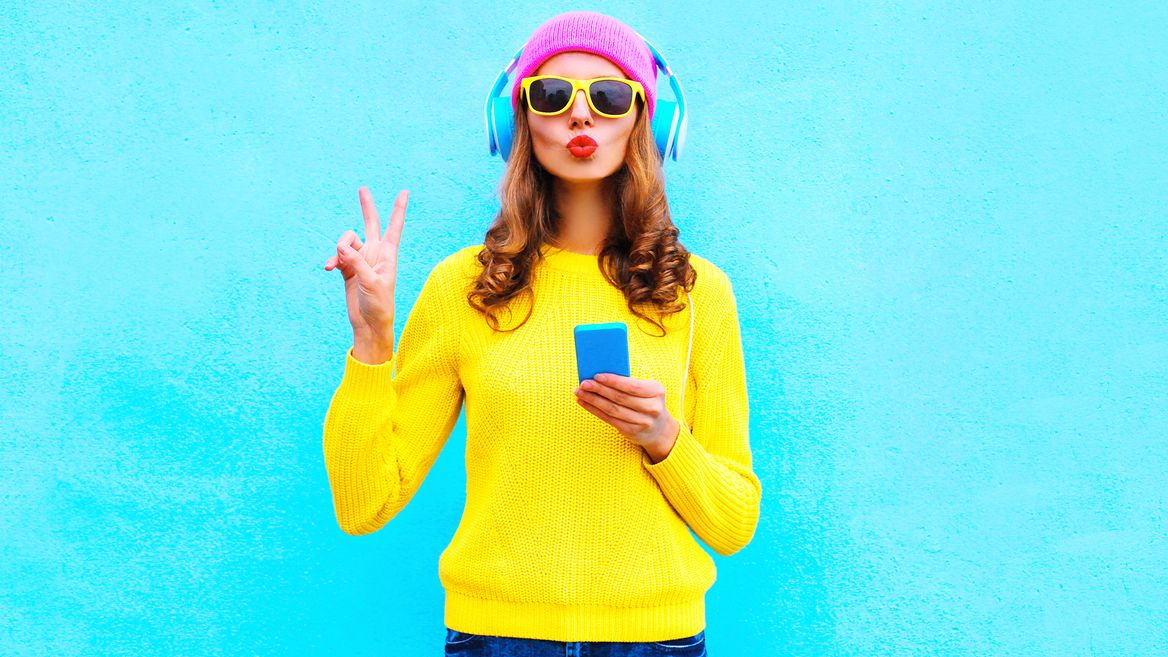 Яркие цвета в одежде - как носить?