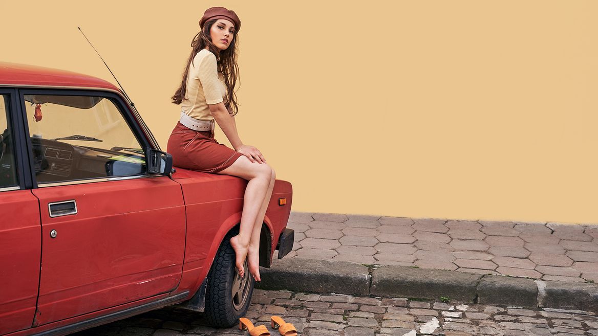 Кем были придуманы мини-юбки и почему они стали классикой