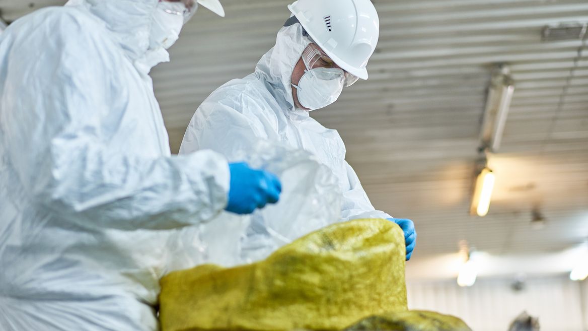 Утилизация одноразовых комбинезонов