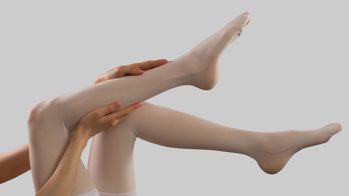 Как выбрать чулки и колготки для офиса?