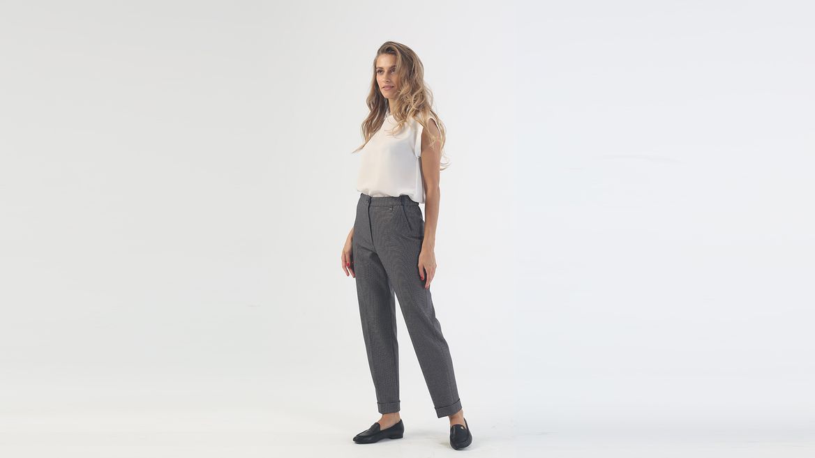 Зимние женские брюки бежевого цвета