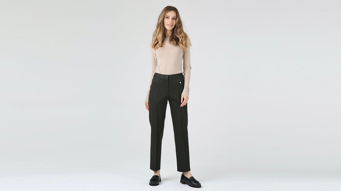 Зимние женские брюки цвета хаки