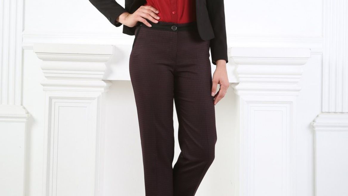 Зимние женские брюки бордового цвета