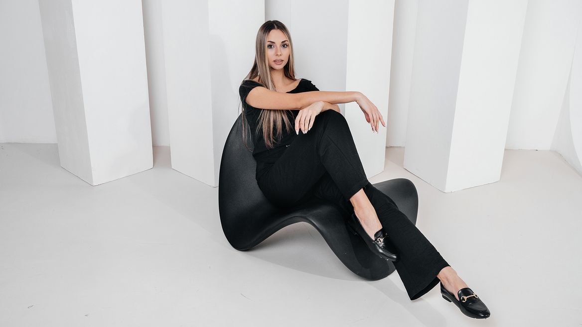 Как найти управляющего магазином одежды?