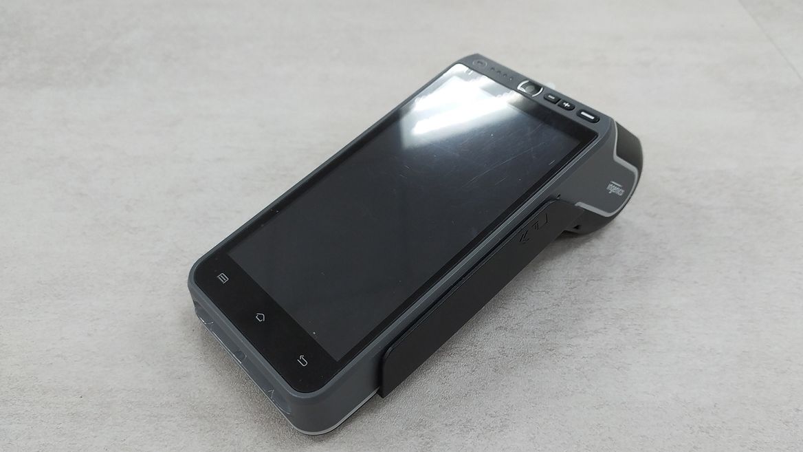 Касса для магазина одежды: какую выбрать