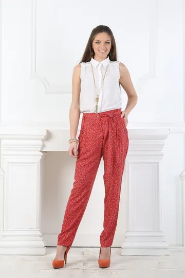 Брюки коралл на средней посадке зауженные к низу с карманами на резинке - «Штапель звездочки»